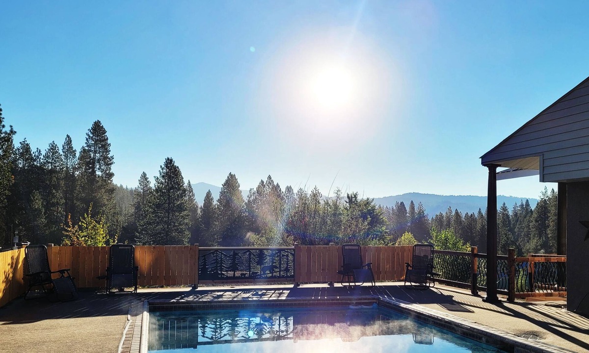 Garden Valley Cabin | Snow Springs Pool House w/PRIVATE heated, hotsprings pool! 5 bedrooms,Sleeps 15