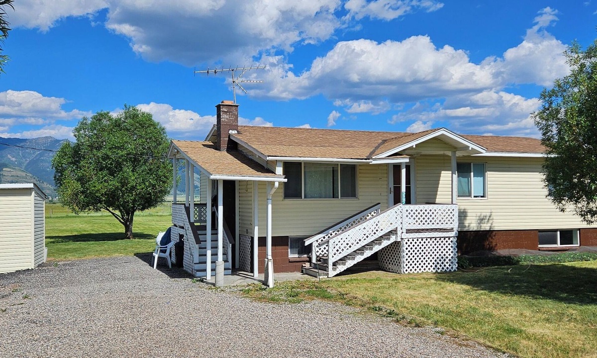 Auburn House | Snowmobilers' Paradise! Large home, 1 acre, spacious parking, close to trails.