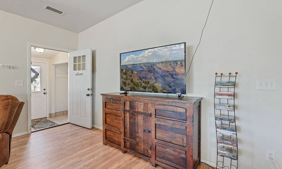 Winona House | So much Fun! Spacious Home with Amenities Galore! Pool Table, Hot-Tub, Poker