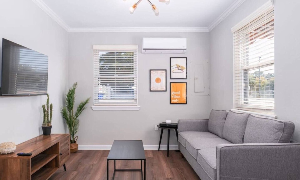 Cottage Line Apartment | Sojourn Tranquil 1 Bedroom Stand Alone Home