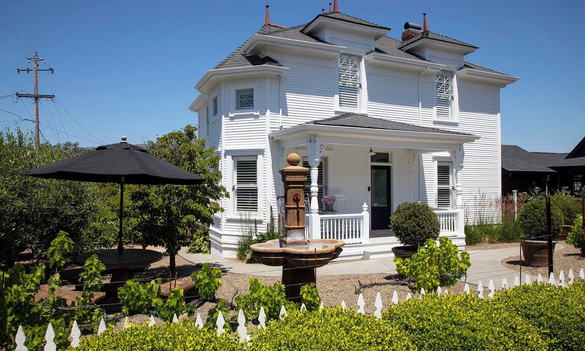 Geyserville House | Sonoma County Historic Home With Pool; 5 Min Walk to Cyrus, Diavola & Catelli's