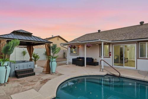 Peoria House | Sonoran Sun Retreat on Dahlia - Pool & Hot Tub!