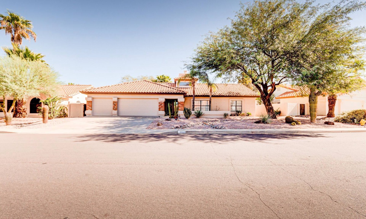 Red Mountain Ranch House | Southwest Style Vacation Home Sleeps 8