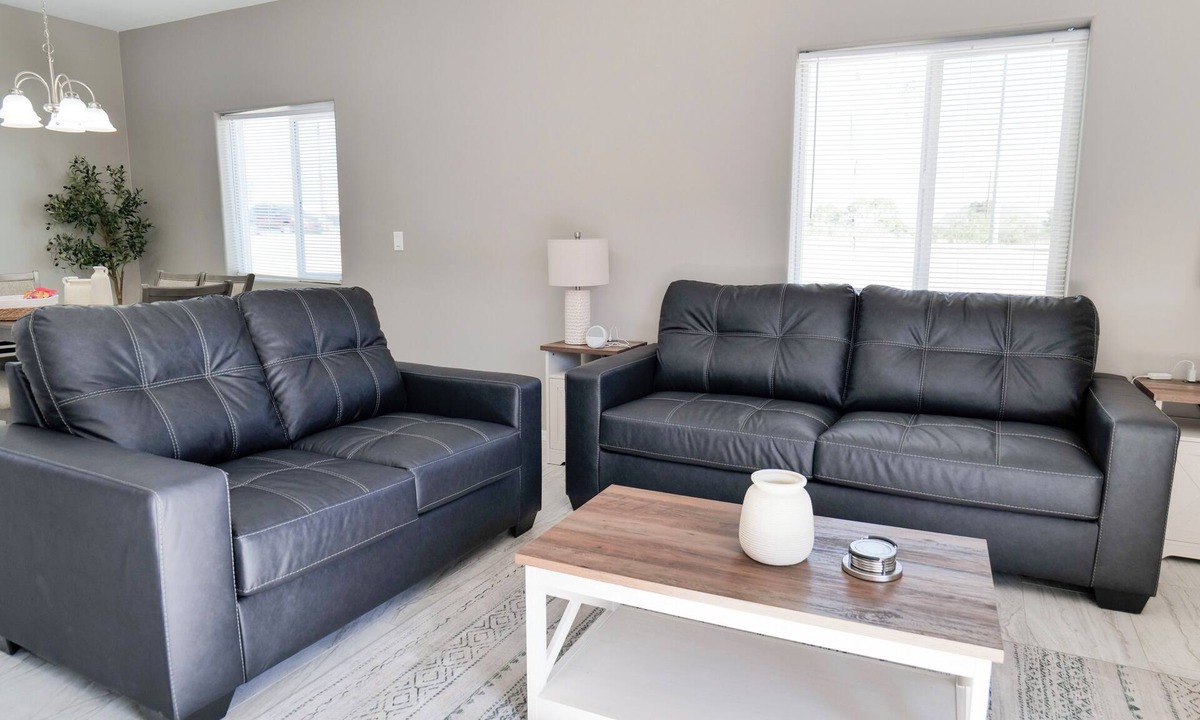 Santa Cruz Southwest House | Southwest Tucson Corner Retreat "Close to Great food and Shopping"