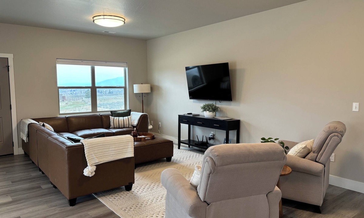 Stevensville House | Spacious 4-bedroom house in Stevensville with mountain views