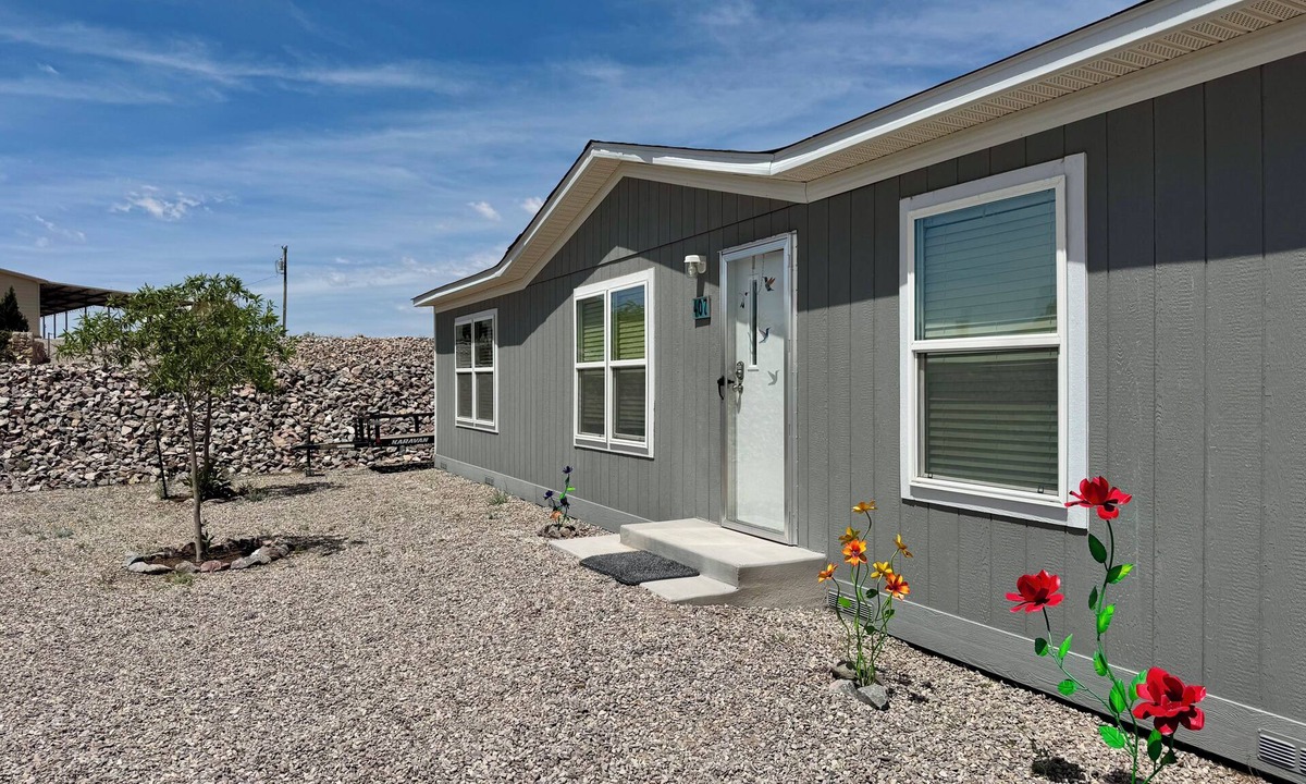 Elephant Butte House | Spacious 4BR, 2BA, near Lake, Golf Course, and hot springs!
