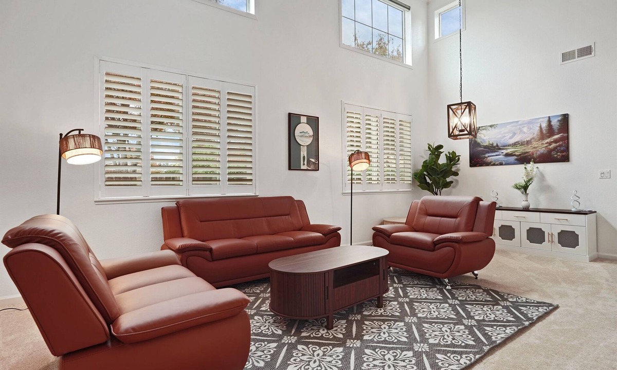 Tracy House | Spacious 4BR/4BA Tracy Home for Families & Groups!