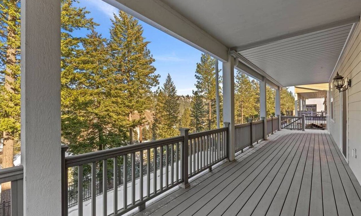 Latah Valley House | Spacious 6BR retreat near downtown Spokane—views, garage & fun!