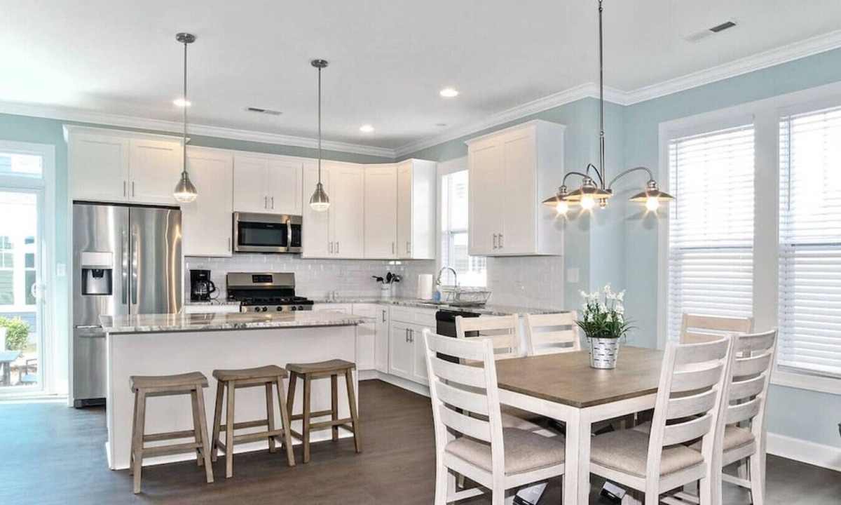 Northeast Virginia Beach House | Spacious Beach Retreat Near VB Boardwalk!