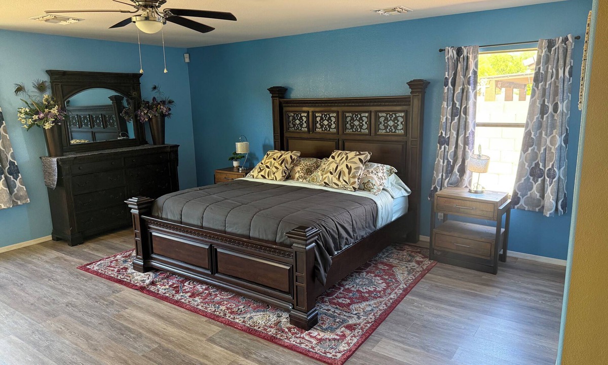 Peoria House | Spacious Beautiful Garden Hideaway w/Patio & Grill