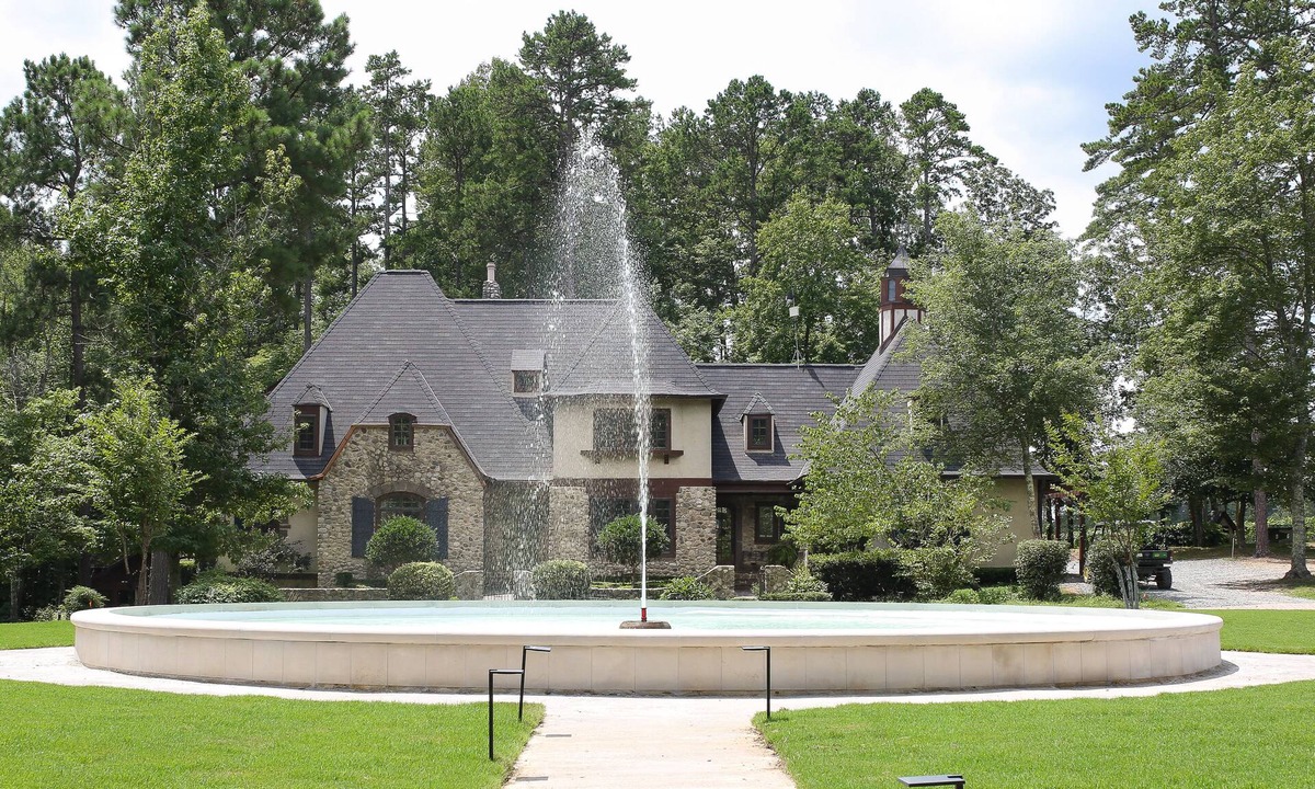 Chapel Hill House | Spacious French Country Farm Escape
