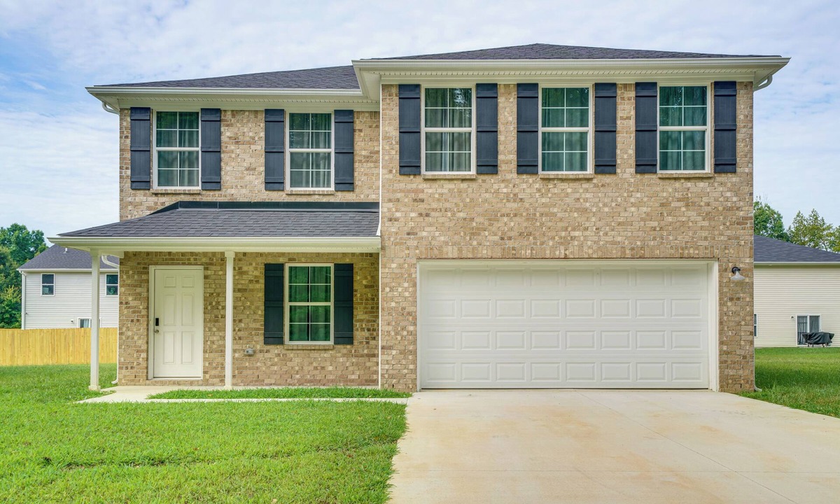 Shepherdsville House | Spacious Home: 8 Mi to Bernheim Arboretum!