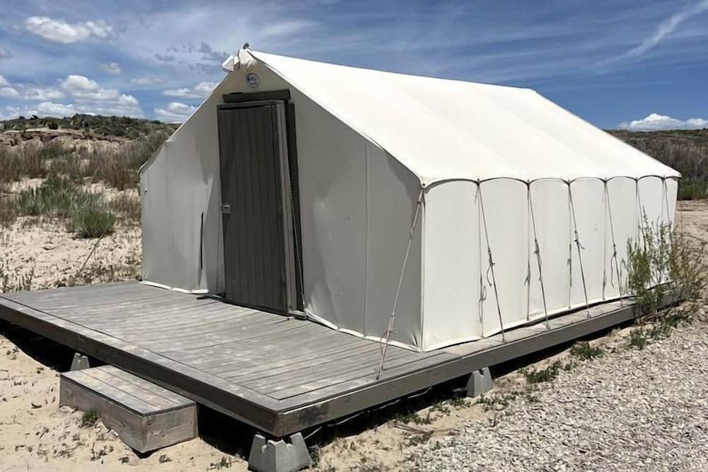 Levan RV Rental | Spacious Pet-Friendly Safari Tent on Yuba Lake with Spectacular Views for a Memorable Glamping Escape in Utah