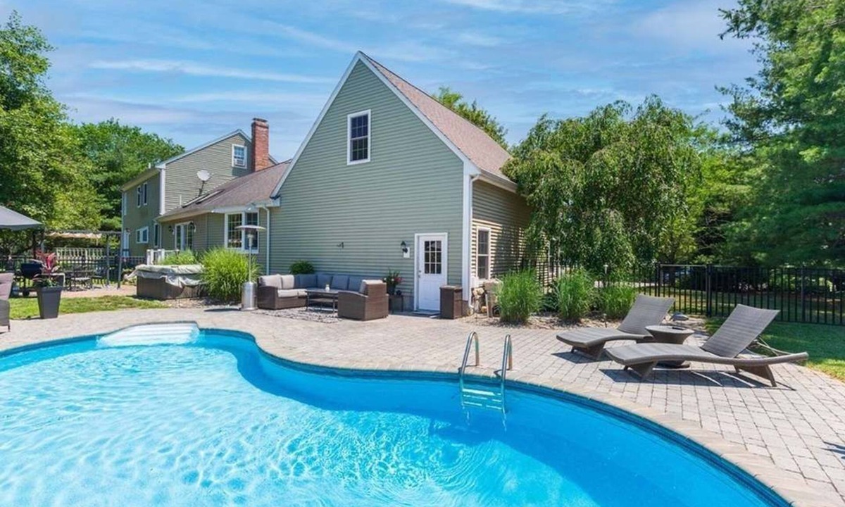 Mansfield House | Spacious Poolside Oasis 5BR Retreat Near World Cup’s Boston Stadium