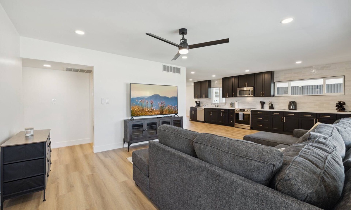 Village Grove House | Spacious Remodel 3BR 2BA – Prime Location Near It All!