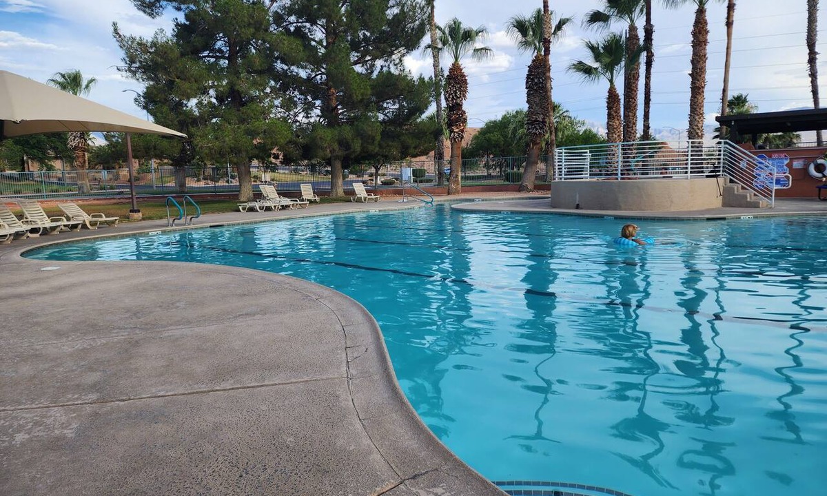 Mesquite Villa | Spacious Resort Villa, 2 Pools, Hot Tubs, Garage & Clubhouse Access