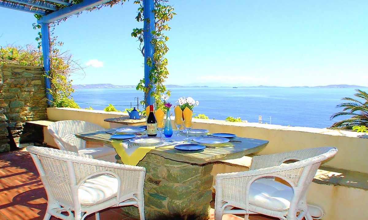 Agios Sostis House | Spacious Seaside House with Superb Aegean View near the Beach
