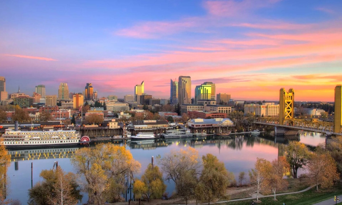 Sacramento Hotel | Spacious Suite Perfect for Family and Extended Stays Near CSUS