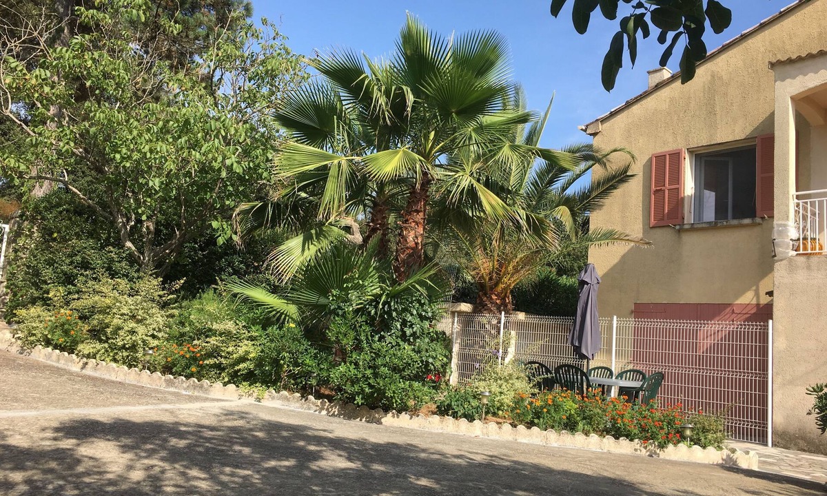 Appietto House | SPACIOUS TOP OF VILLA