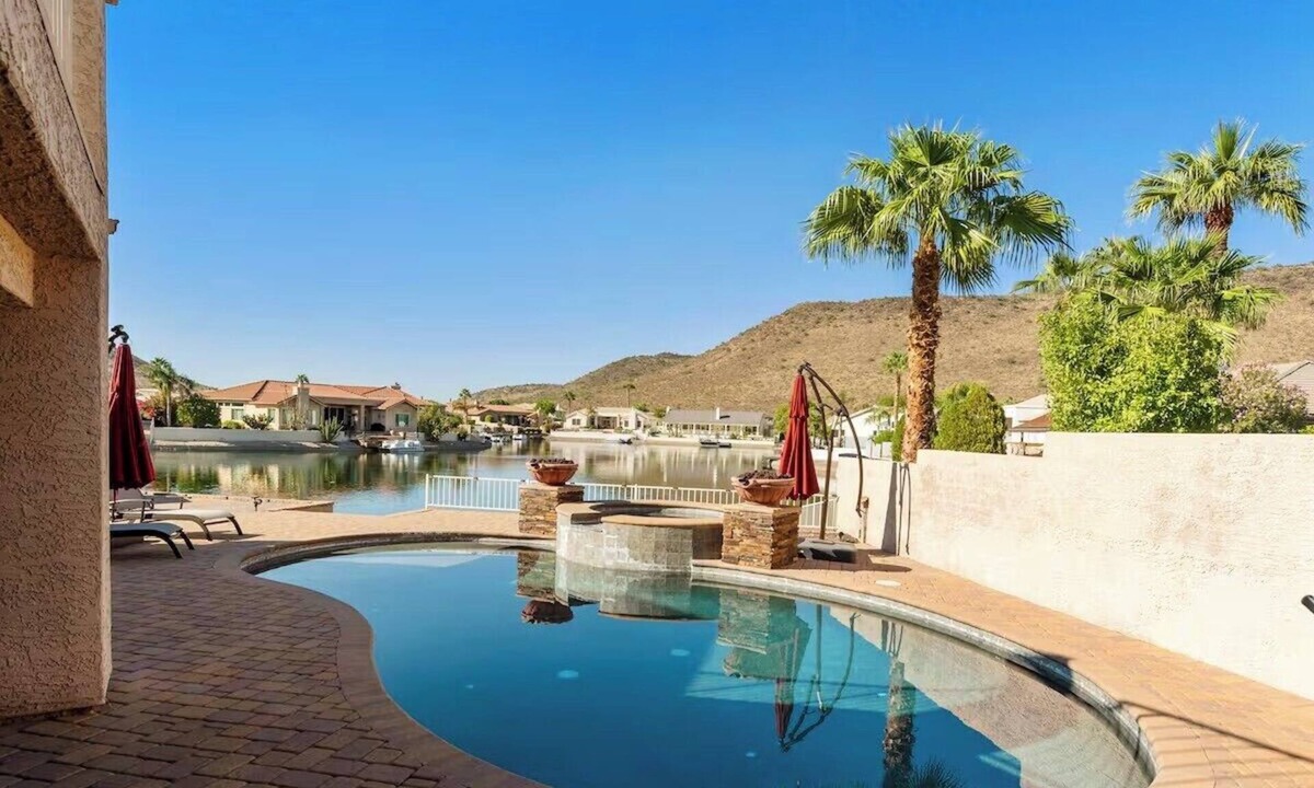 Arrowhead Lakes House | Spectacular Lake House Retreat