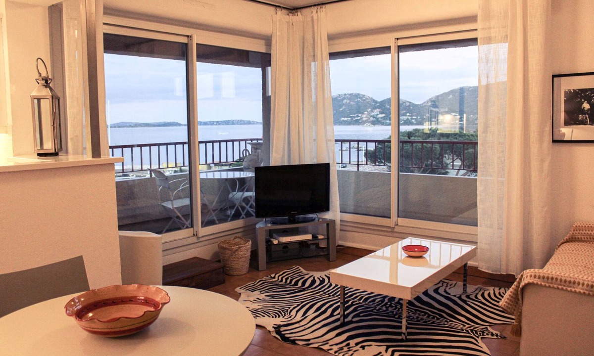 Porto-Vecchio Apartment | SPLENDID APPT DESIGN OF GREAT STANDING, PANORAMIC VIEW OF 300 ° ON THE GULF.