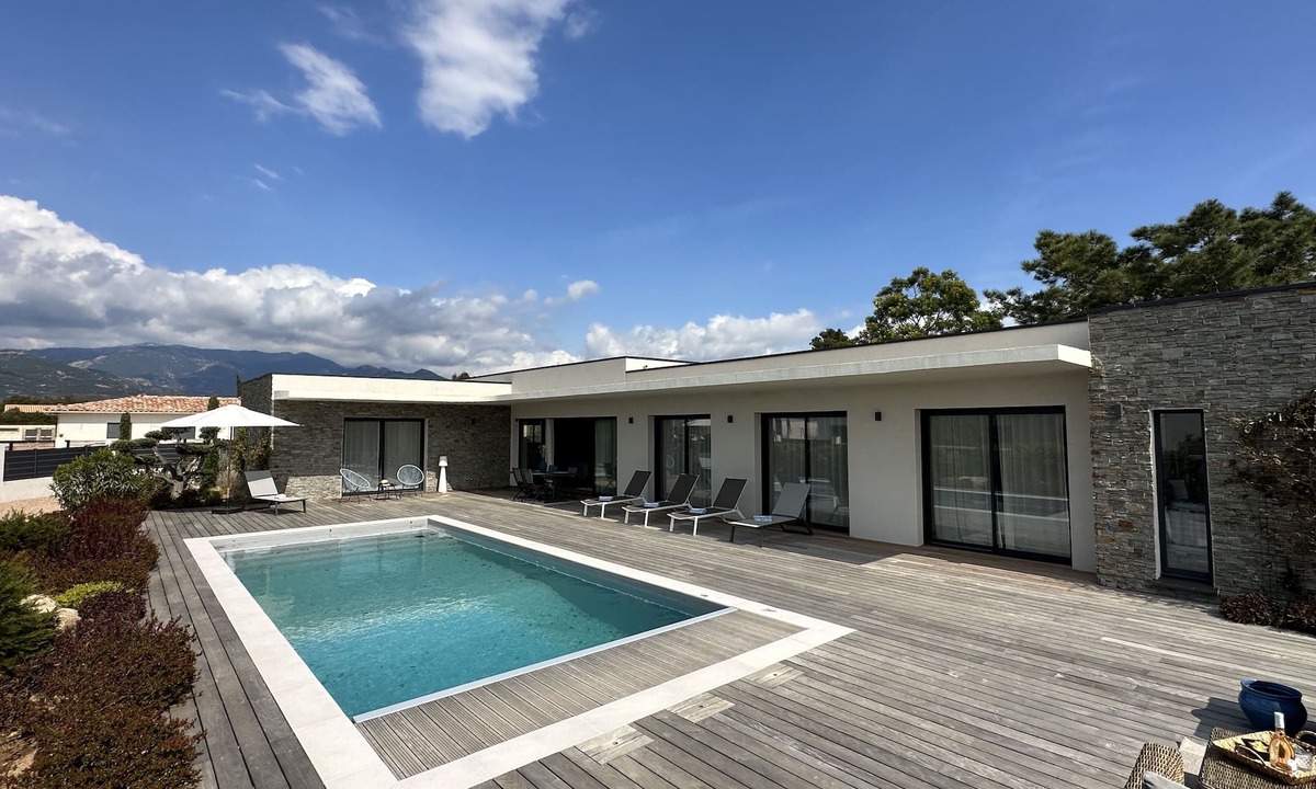 Lecci Villa | Splendid new architect-designed villa