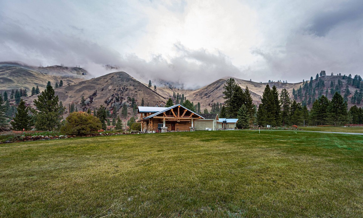 Superior Cabin | ⭐ Sportsman Dream Riverfront SKI PASS.Fireplace⭐