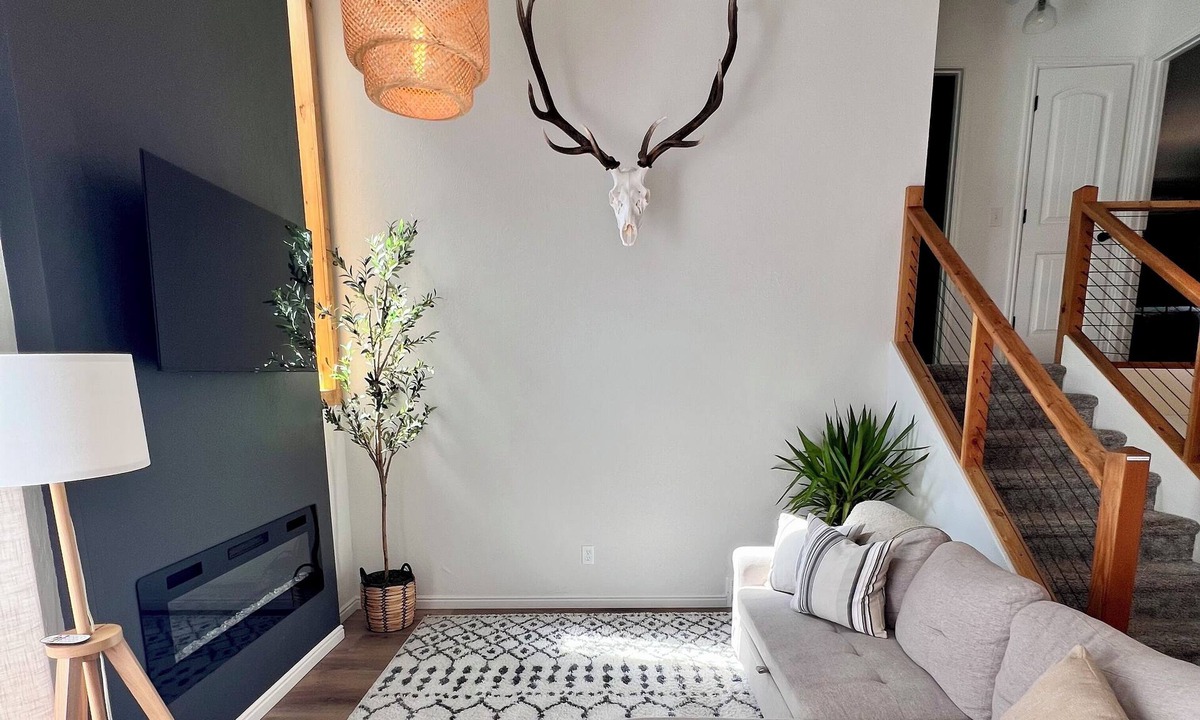 Price House | Spotless Gem! Game room, deck & fire-pit. Minutes to downtown Sleeps 9