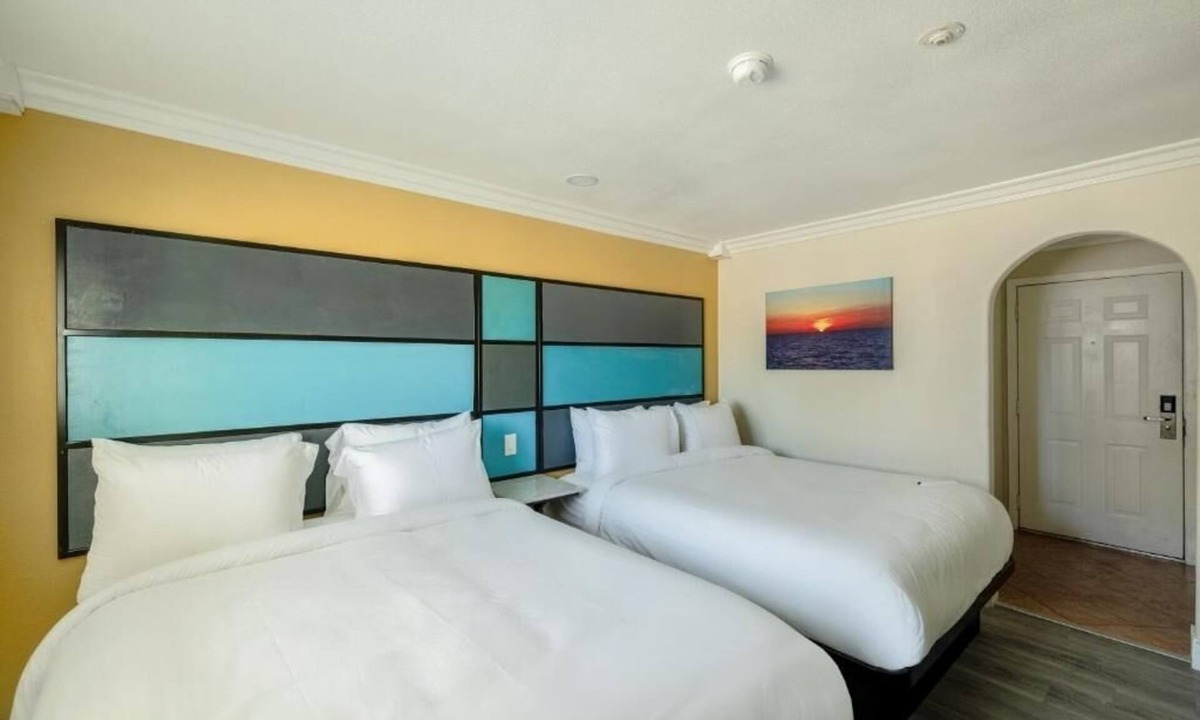 Victorville Hotel | Stay in a 2 Queen Beds Room for Victorville Family Adventures – 3 Rooms