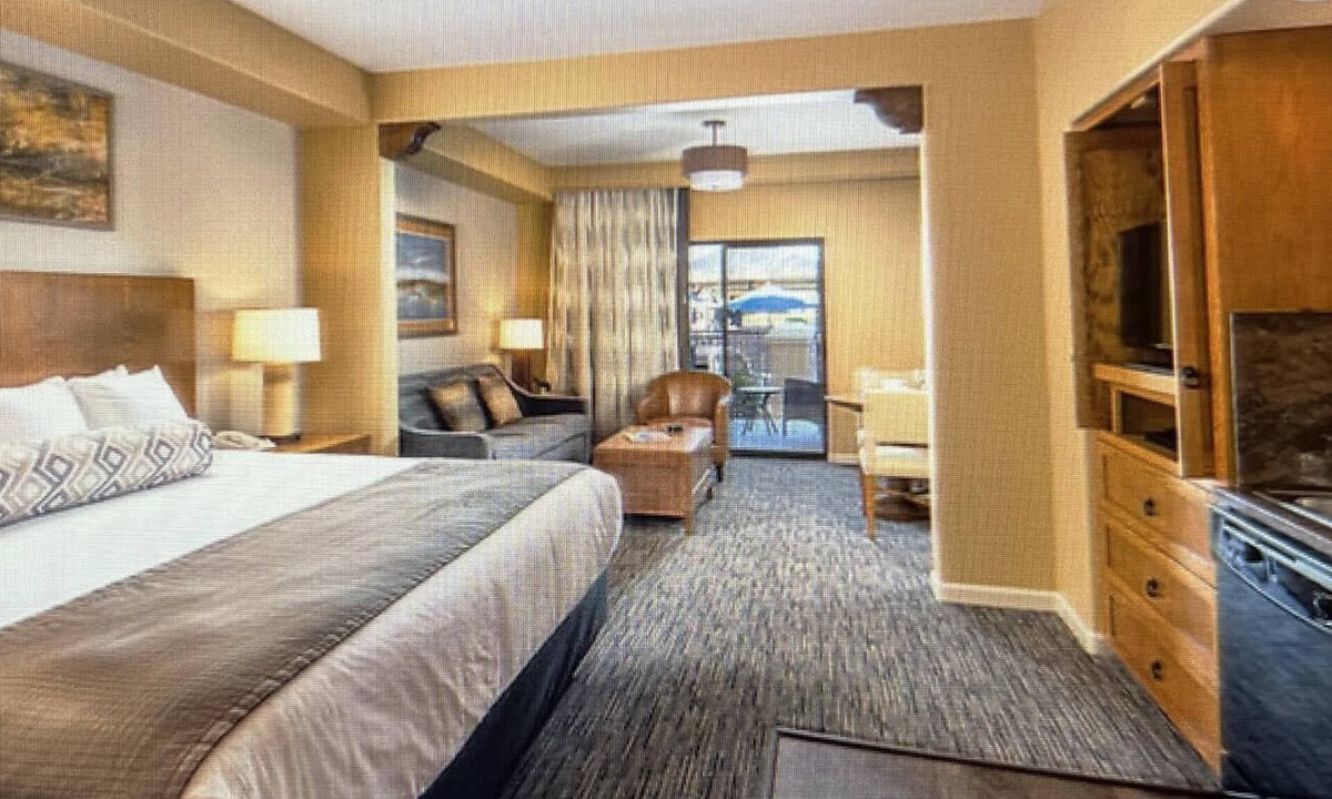 South Mountain Apartment | Stay & Play