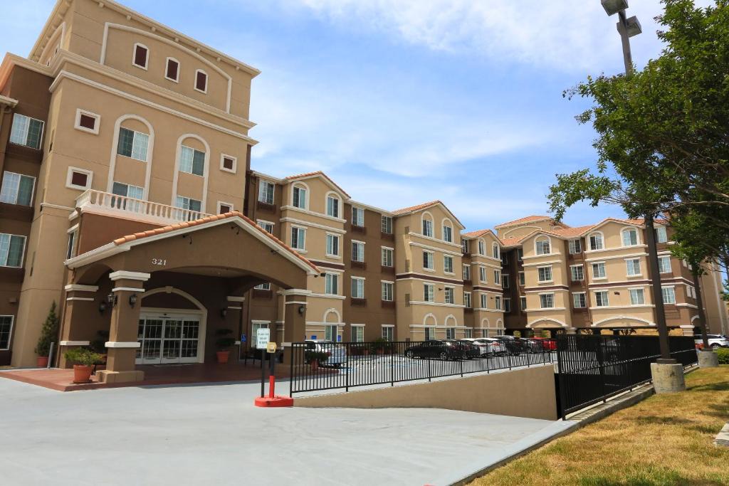 Milpitas Hotel | Staybridge Suites Silicon Valley - Milpitas by IHG