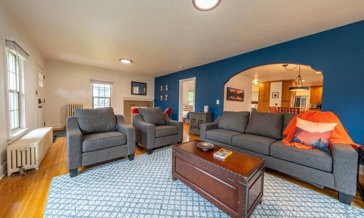 Manito House | Steps to Manito Park | Home + Private Suite