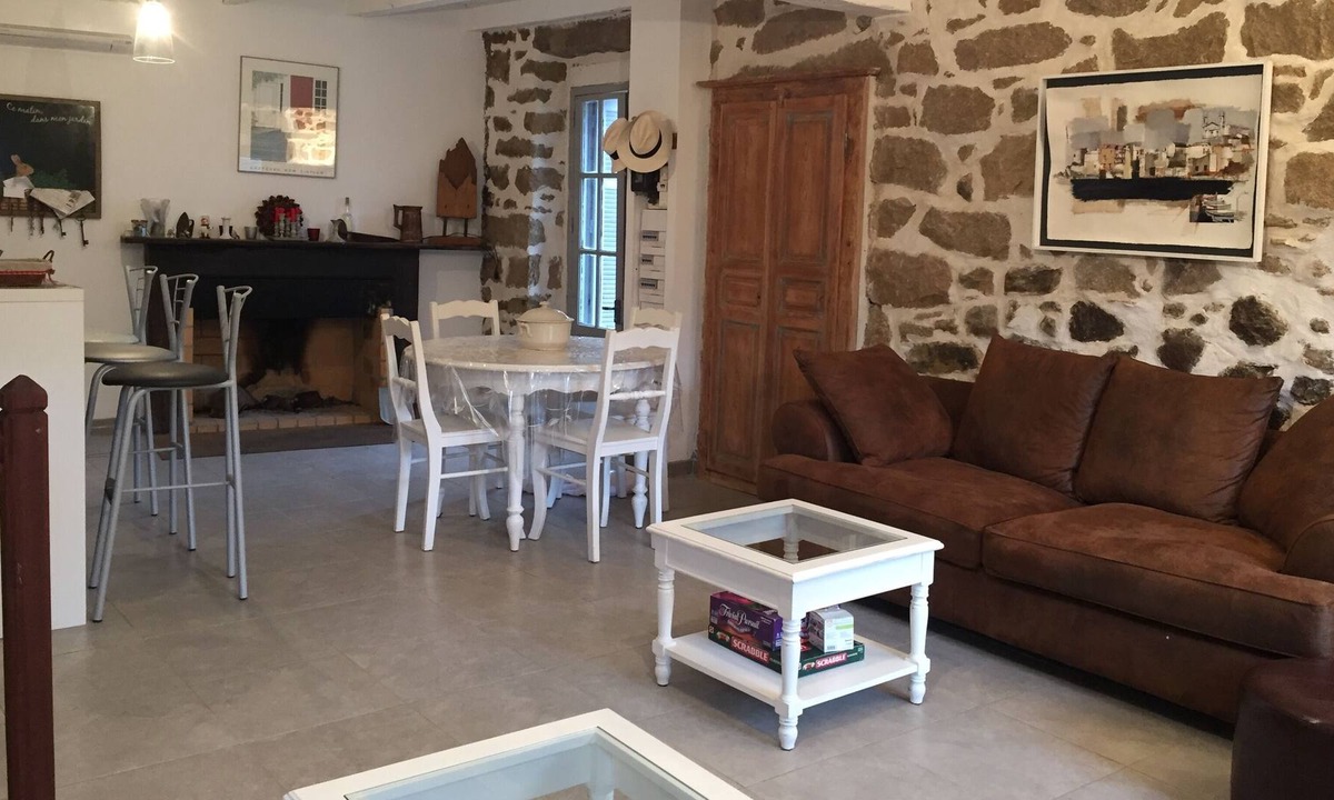 Ota House | Stone house village center with private parking, mountain view classified site