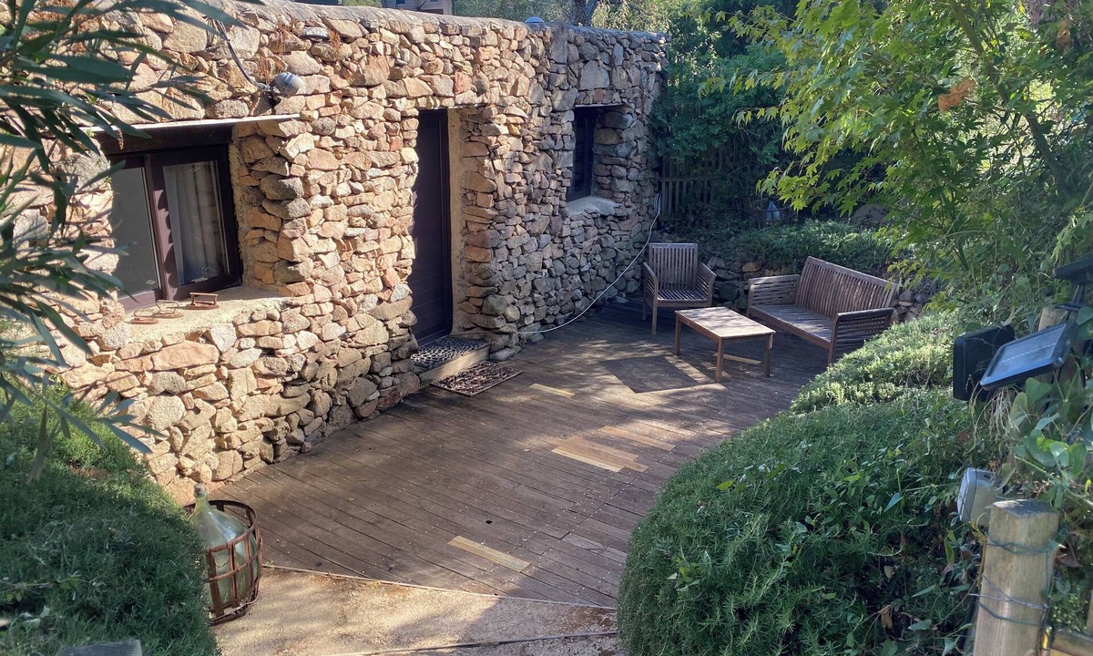 Figari Ski Chalet | Stone shepherd's hut in the heart of the maquis