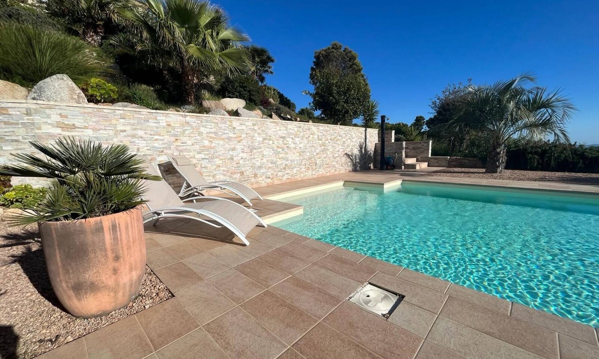 Alata Apartment | Studio "Albitru" avec piscine & vue sur la baie d'Ajaccio !