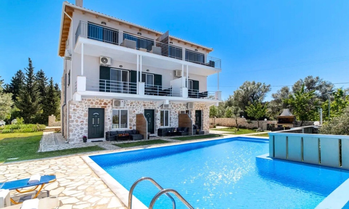Tsoukaladhes Apartment | Studio Apartment 'Groundfloor 2' with Sea View, Wi-Fi and Air Conditioning