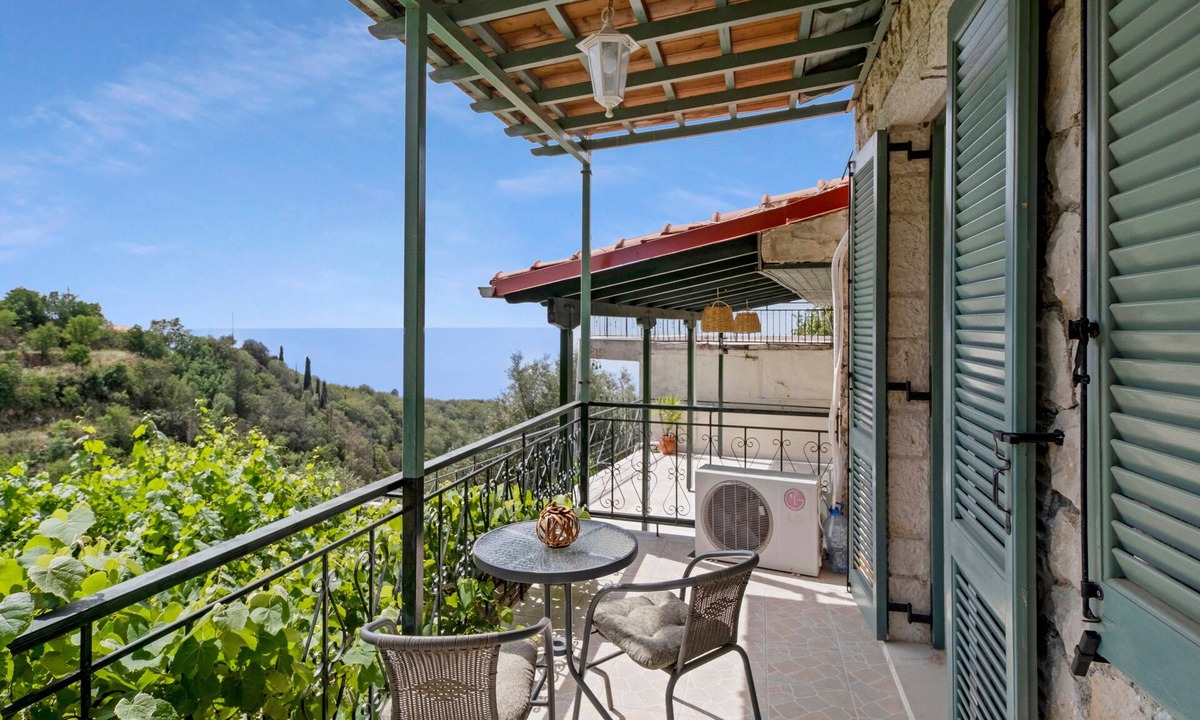 Agios Nikitas Apartment | Studio Apartment 'With Sea View' with Sea View, Wi-Fi and Air Conditioning