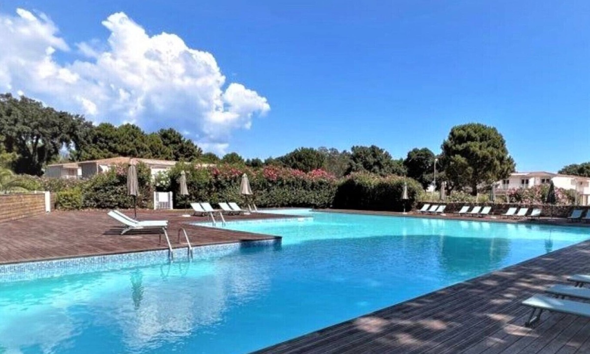 Lecci Apartment | studio floor for 2 people N°47 Fiori Di Cala Rossa