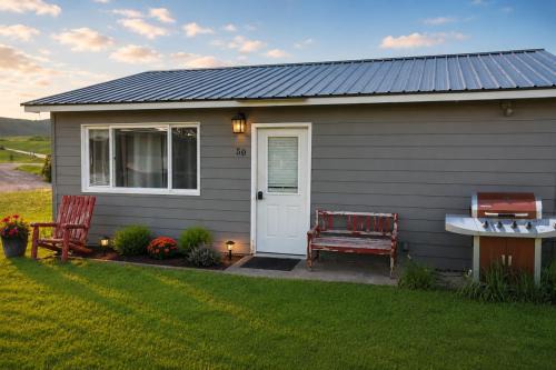 Craig House | Studio in Downtown Craig Walk to Missouri River