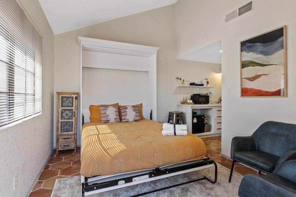 Las Casitas del Sur Apartment | Studio on the Lake w/Pool, Hot Tub & Tennis