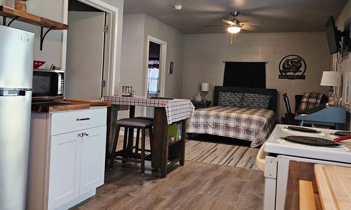 Payette Apartment | Studio with so much to offer! Small family and pet friendly.