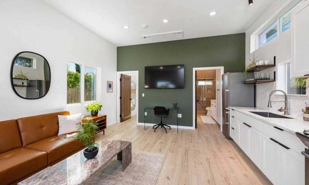 Santa Maria Apartment | Stunning Guesthouse with Private Entry & Courtyard