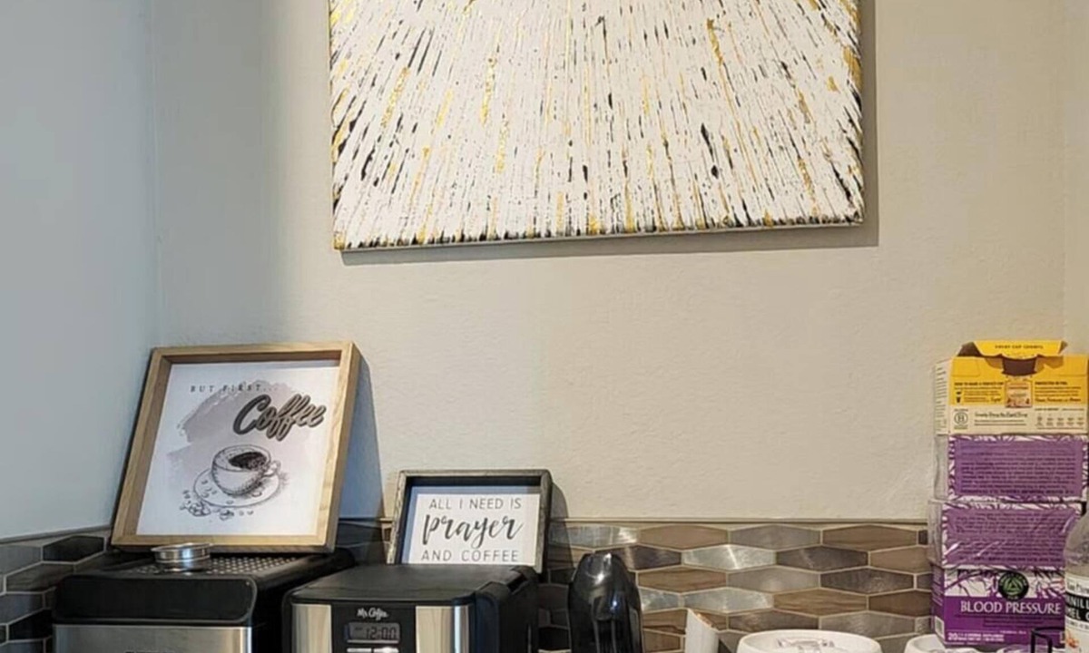 North Las Vegas House | Stunning large queen 1 bedroom loft with living room space and fire place