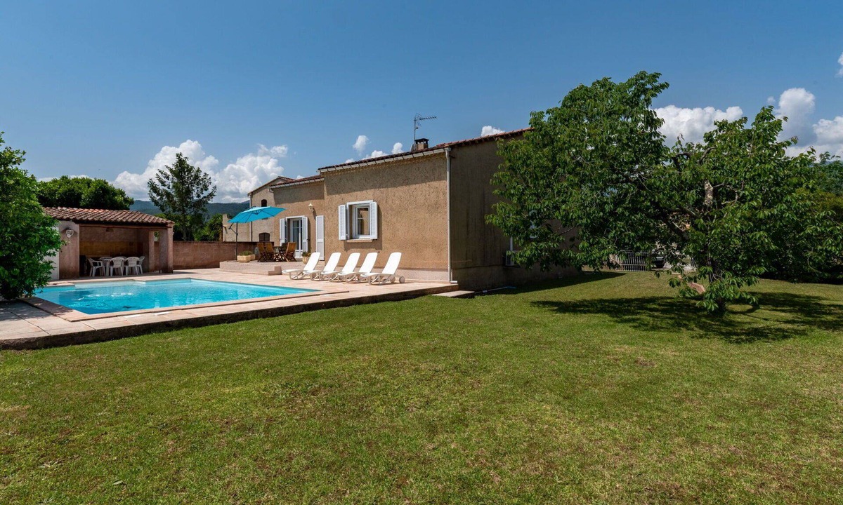 Morta House | Stunning private villa for 6 people with A/C, WIFI, private pool, TV and terrace