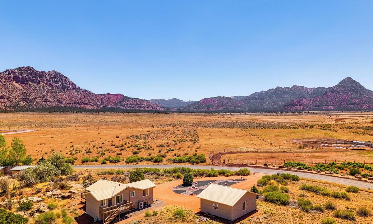Apple Valley House | Stunning Utah Home 30 Mi to Zion Nat'l Park