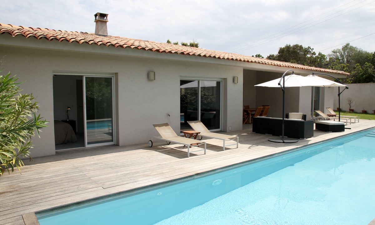 Sainte-Lucie-de-Porto-Vecchio Villa | Stunning villa with pool - 300 m from Pinarello beach