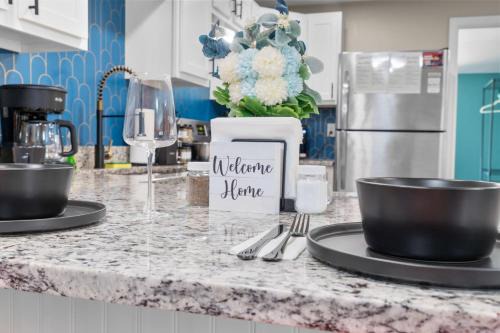 Westside Norwich House | Stylish, 5 Queen Beds, 2 Mi To Mohegan