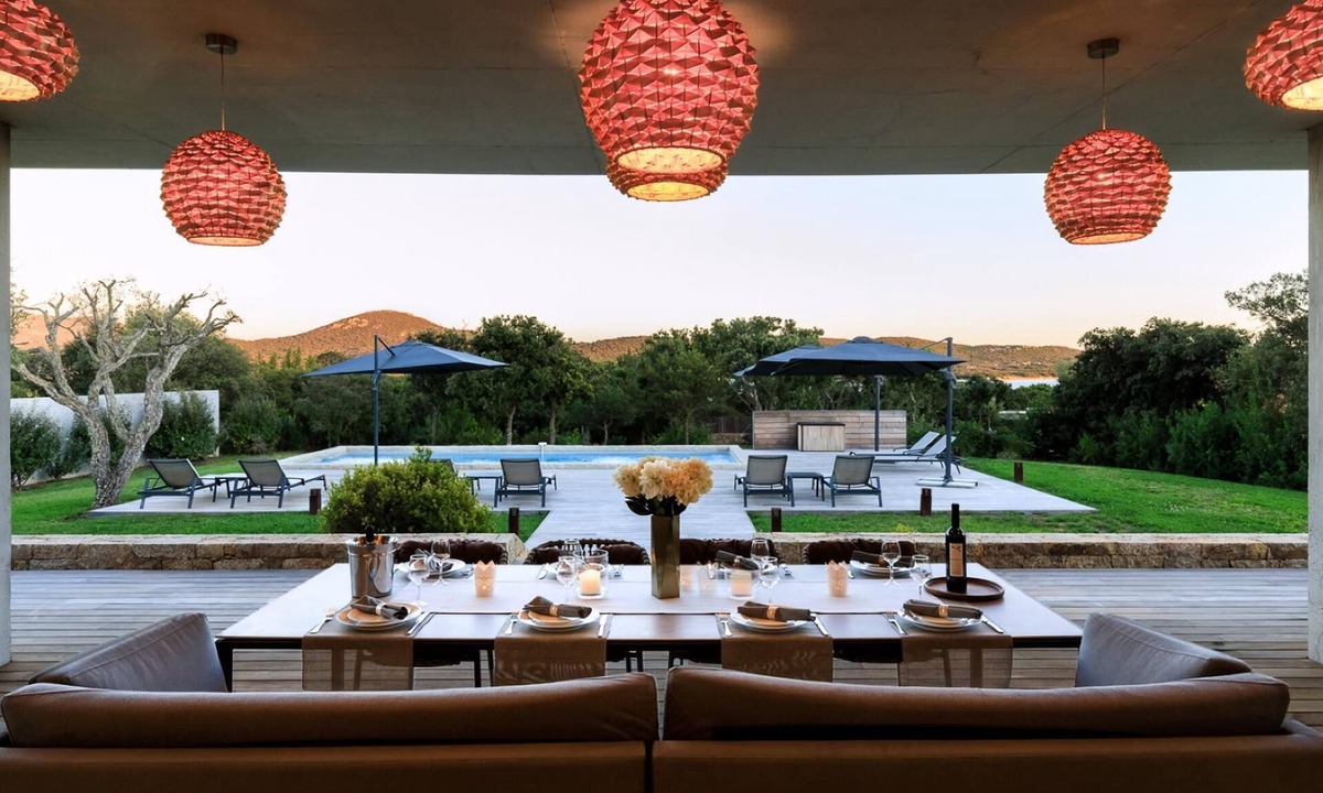 Pianotolli-Caldarello Villa | Stylish Signature Villa with Heated Pool close to the Beach