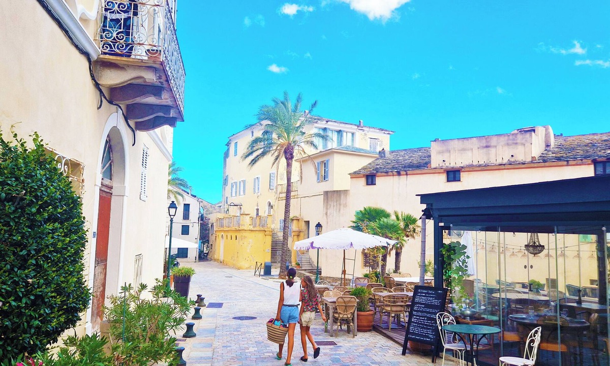 Erbalunga Apartment | Sublime atypical apartment with terrace in the heart of ERBALUNGA