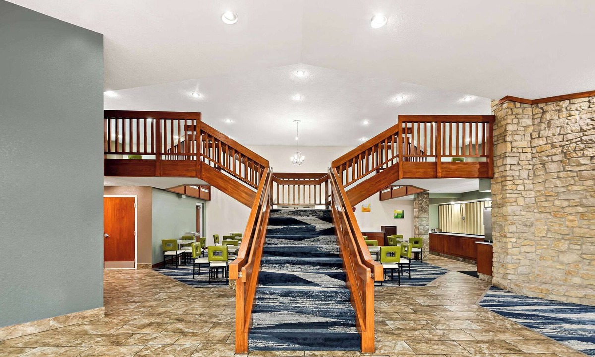 Mason Hotel | Suburban Studios Mason Near Kings Island
